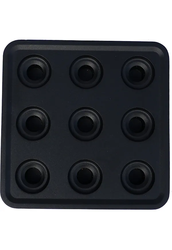 Exklusiv matta i svart från Born in Sweden.