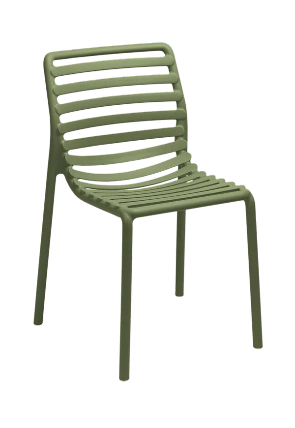 Klassisk Stol som passar bra vid många olika tillfällen.