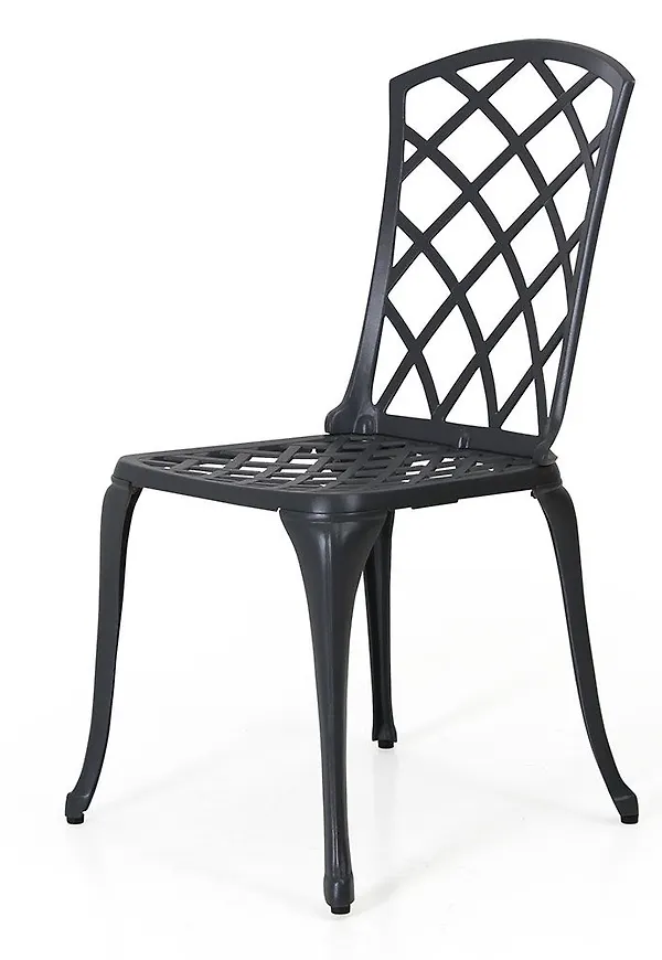 Brafab matstol som passar perfekt till sommaren 2025!