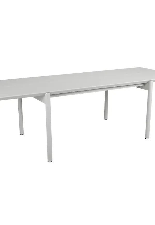 Elegant matbord i aluminium från Brafab.