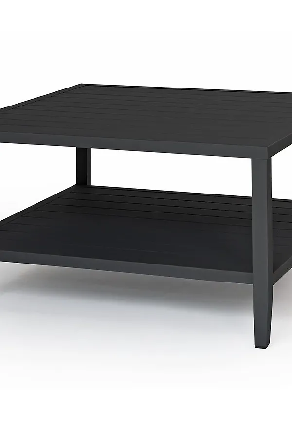 Skön bord som passar bra vid många olika tillfällen.