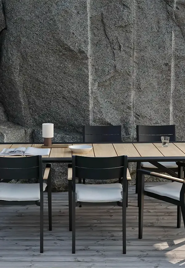 Mysig grupp i teak från Brafab.