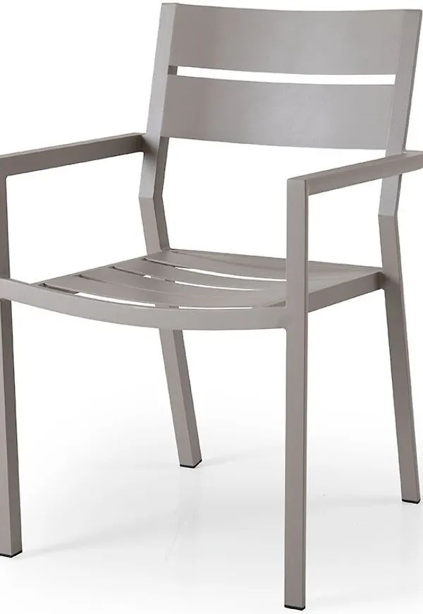 Stapelstol som passar perfekt till våren 2025!