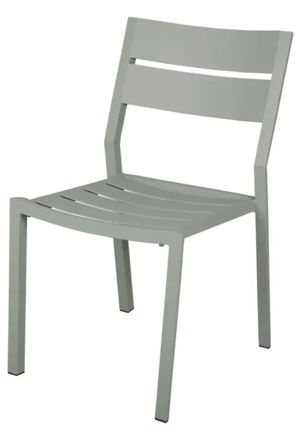 Elegant Stol som passar bra vid många olika tillfällen.