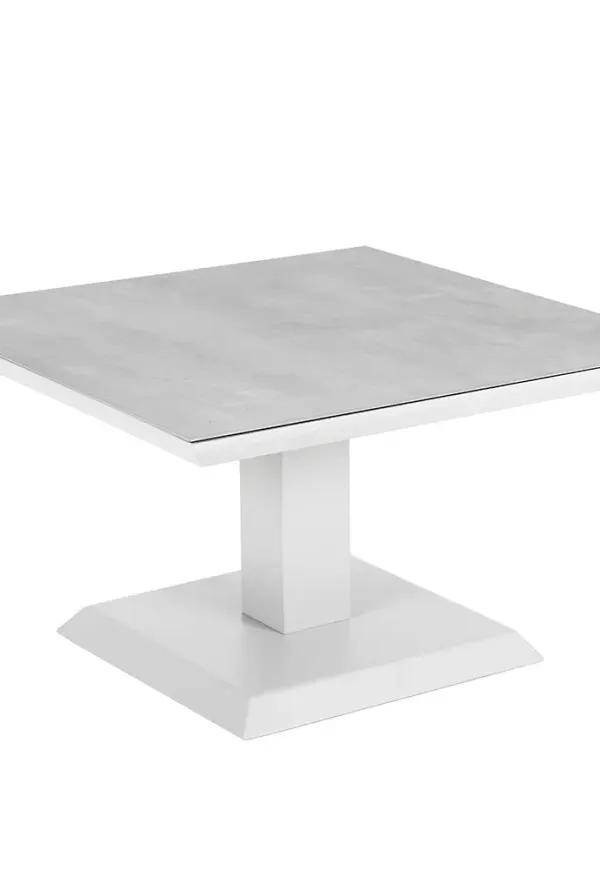 Klassisk bord som passar bra vid många olika tillfällen.