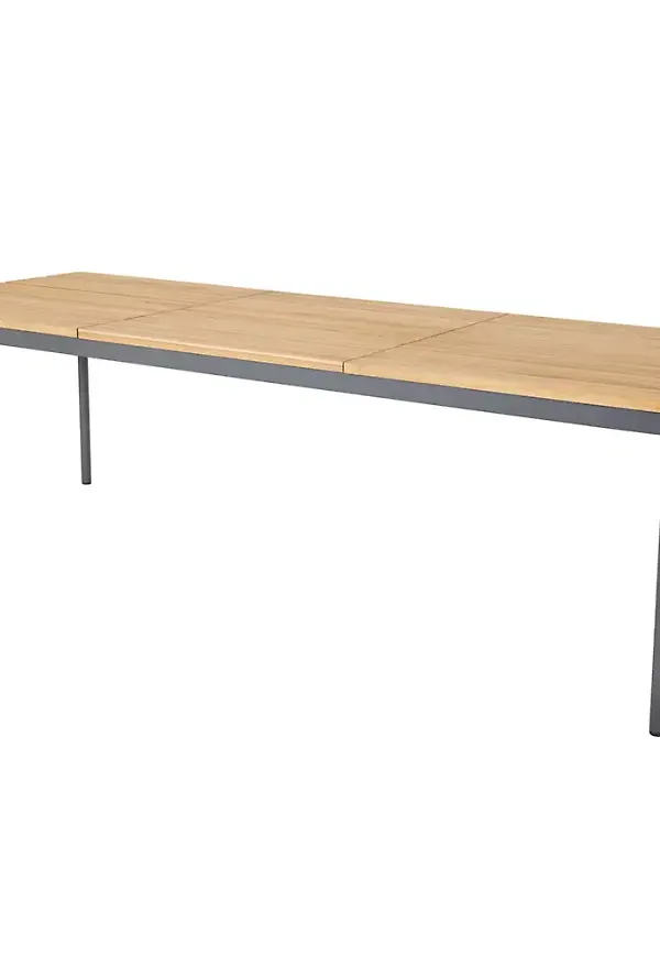 Jättesnygg bord som passar bra vid många olika tillfällen.