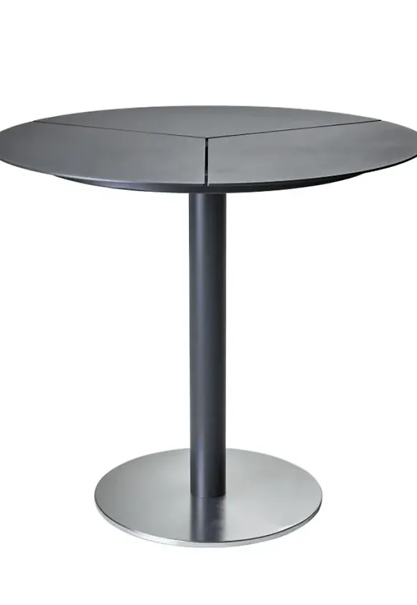 Otroligt fin bord som passar bra vid många olika tillfällen.