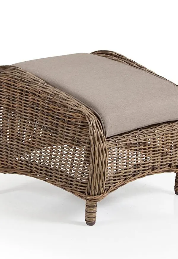 Stilriktig bord som passar bra vid många olika tillfällen.