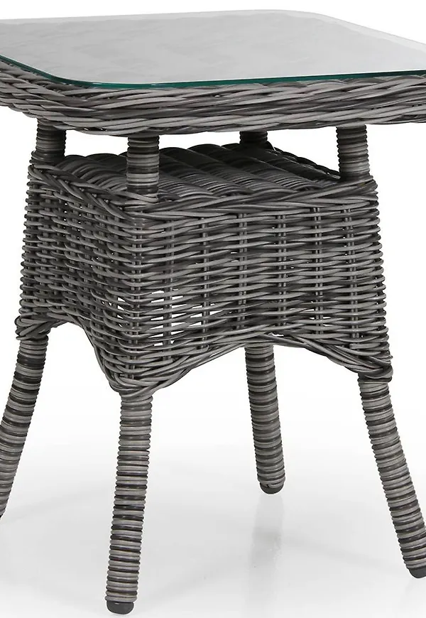 Modern bord som passar bra vid många olika tillfällen.