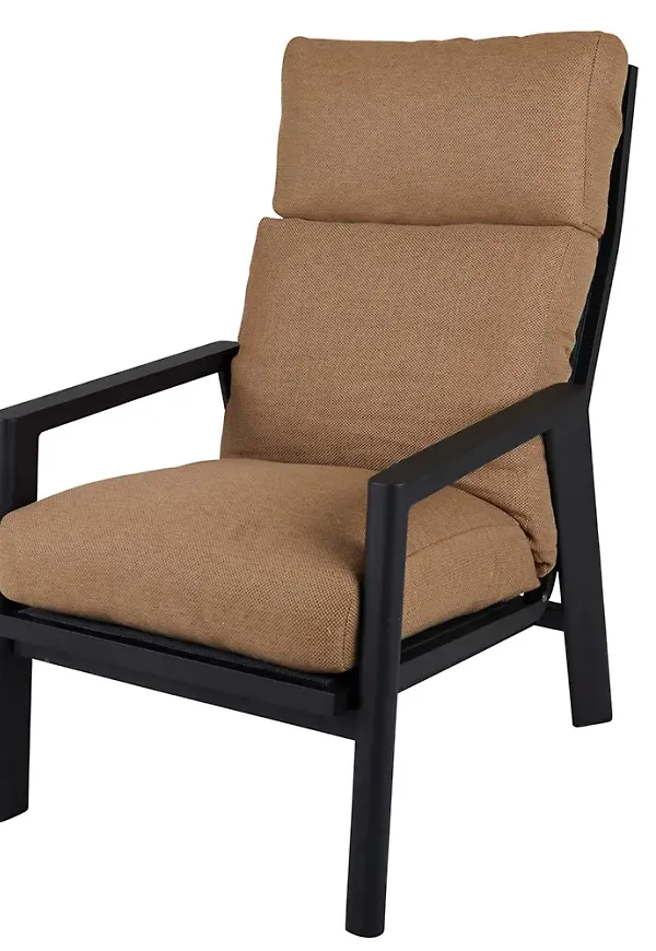 Komfortabel Fåtölj som passar bra vid många olika tillfällen.