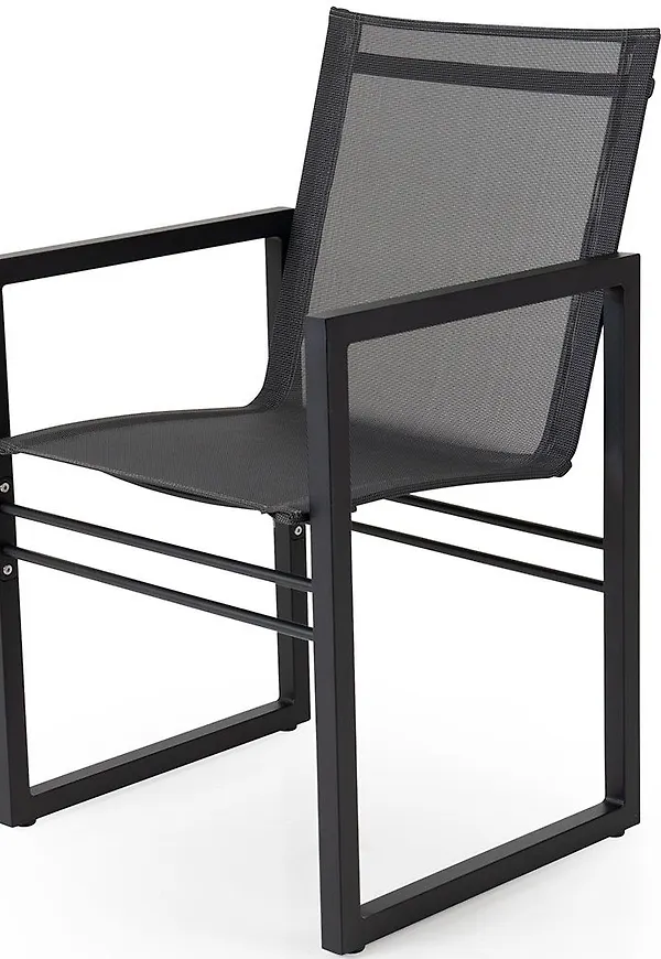 Modern svart karmstol i aluminium från Brafab.