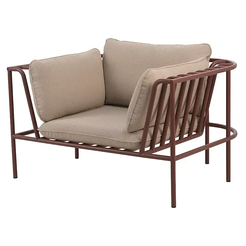 Beige Brafab-fåtölj i ikonisk modell.