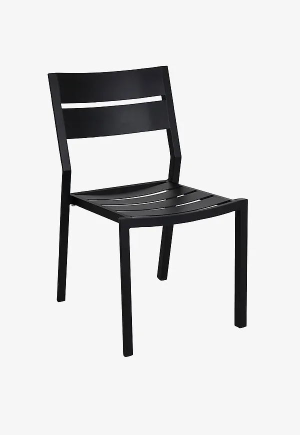 Mysig svart stol i aluminium från Brafab.