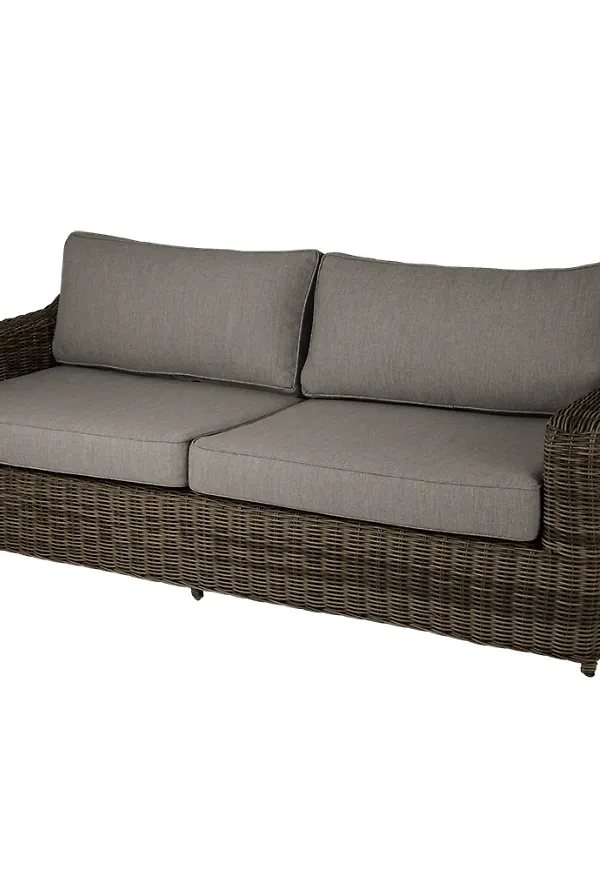 Moderiktig Fåtölj som passar bra vid många olika tillfällen.