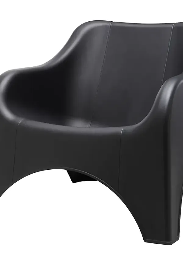 Snygg Fåtölj som passar bra vid många olika tillfällen.