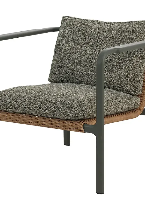 Elegant Fåtölj som passar bra vid många olika tillfällen.