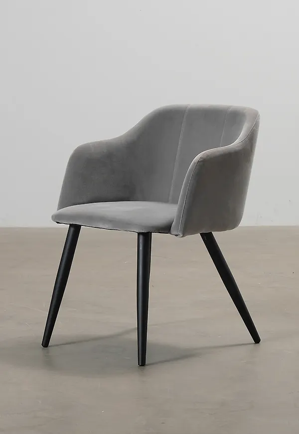 Jättesnygg stol 2025 från Broste Copenhagen.