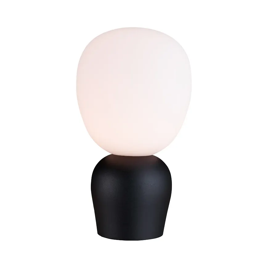 Svart Belid lampa som passar perfekt till sommaren 2025!