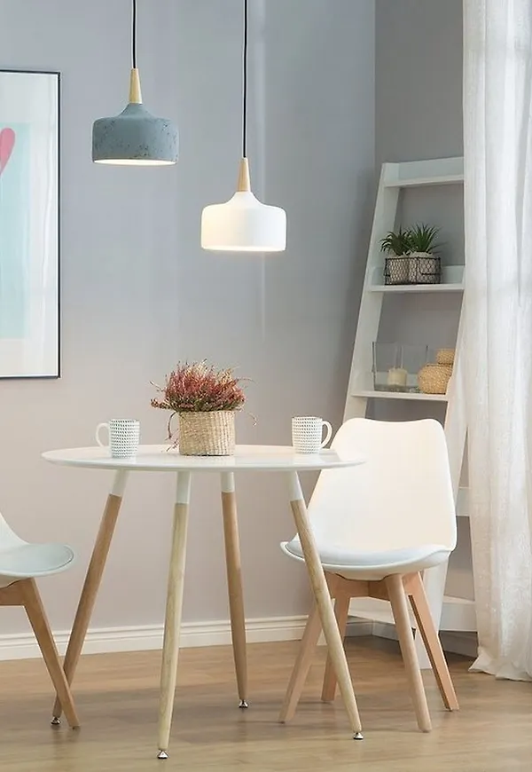 Fin Lampa som passar bra vid många olika tillfällen.