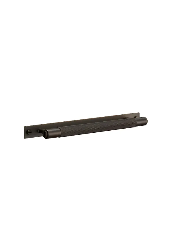 Svart Buster + Punch-garderobsdörr i fantastiskt snygg modell.