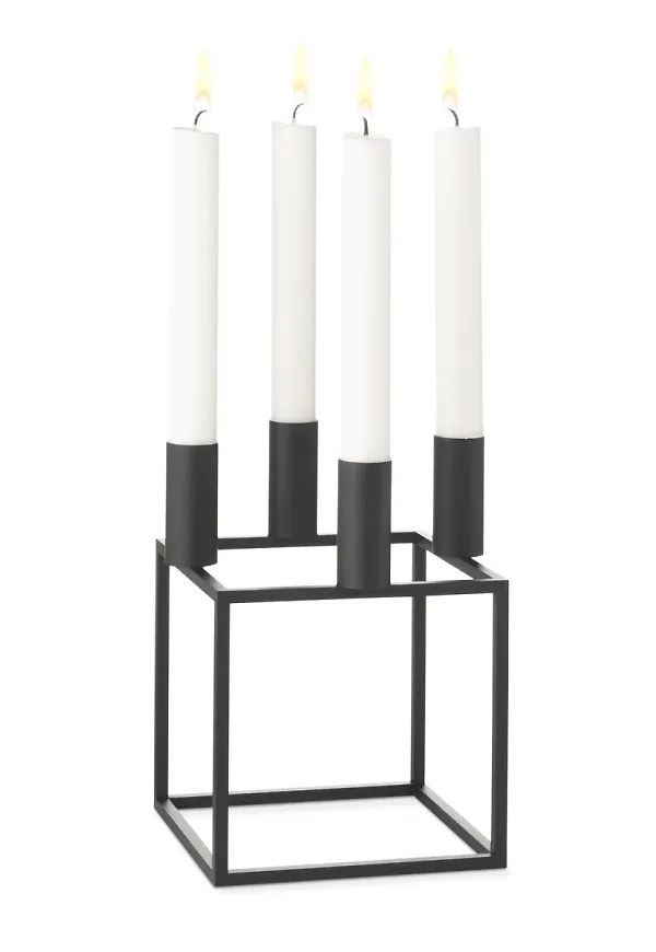 Svart Audo Copenhagen-ljusstake i stilriktig modell.
