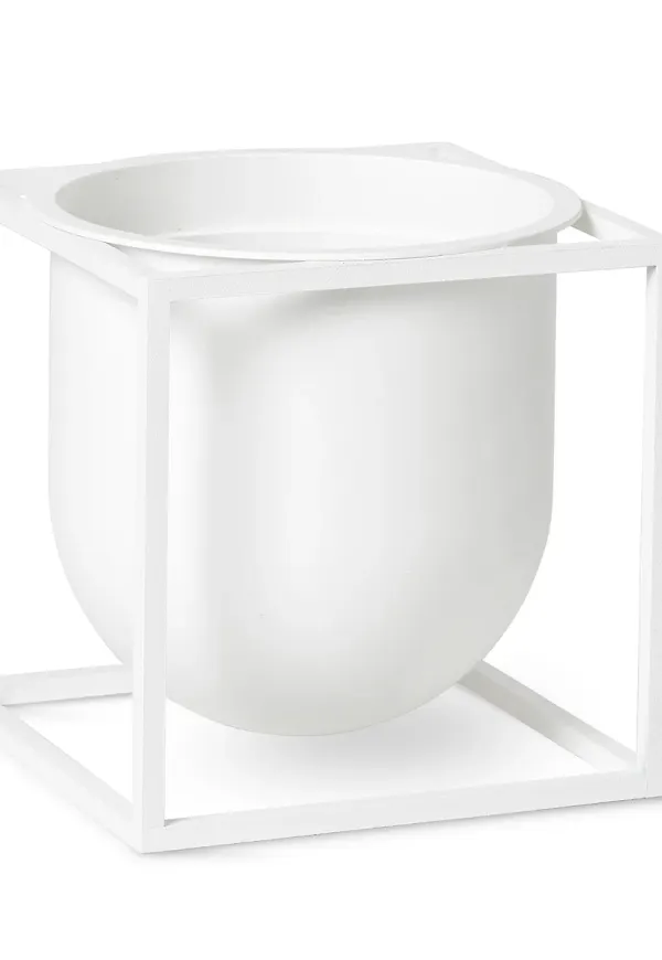 Modern blomkruka i vitt från By Lassen.