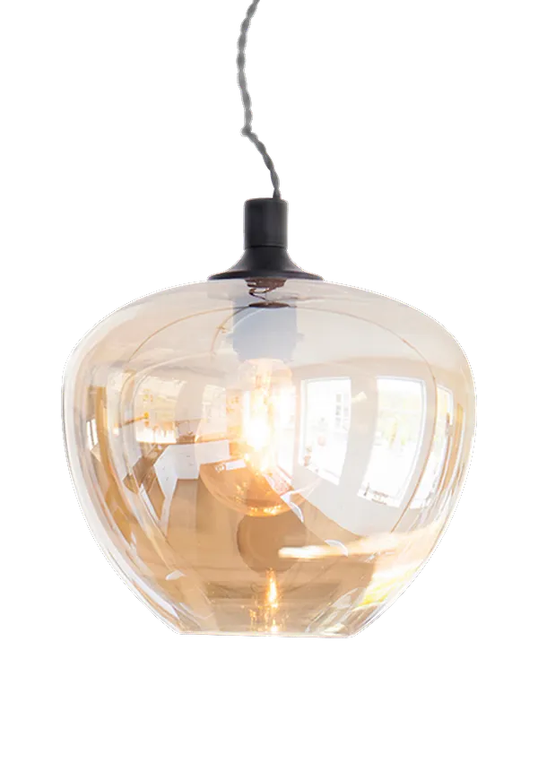 Jättesnygg Lampa som passar bra vid många olika tillfällen.