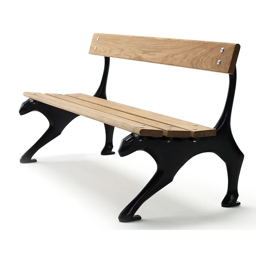 Modern bänk i svart från Byarums Bruk.