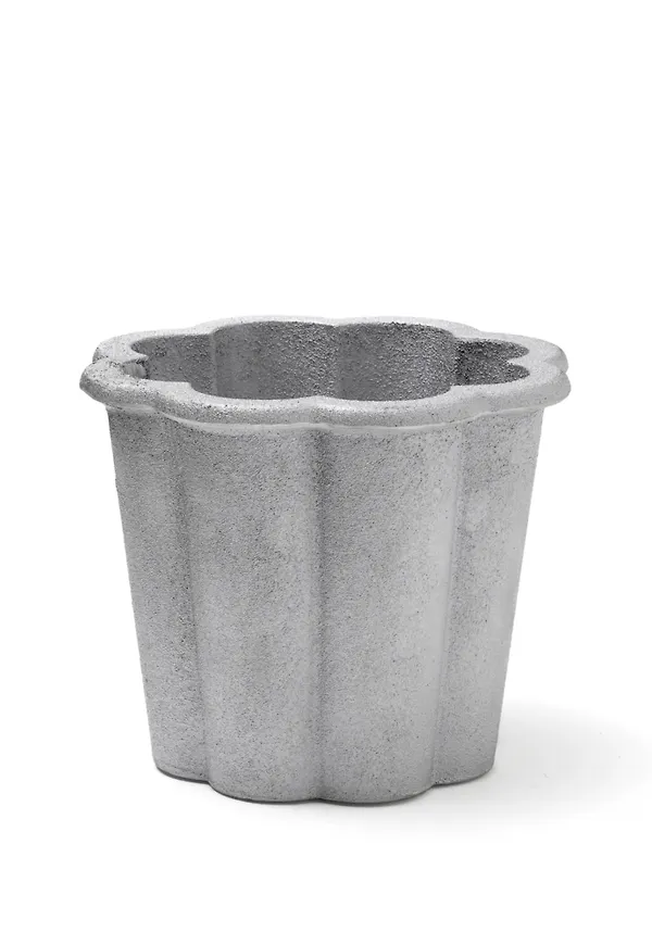 Grå Byarums Bruk-kruka i mysig modell.