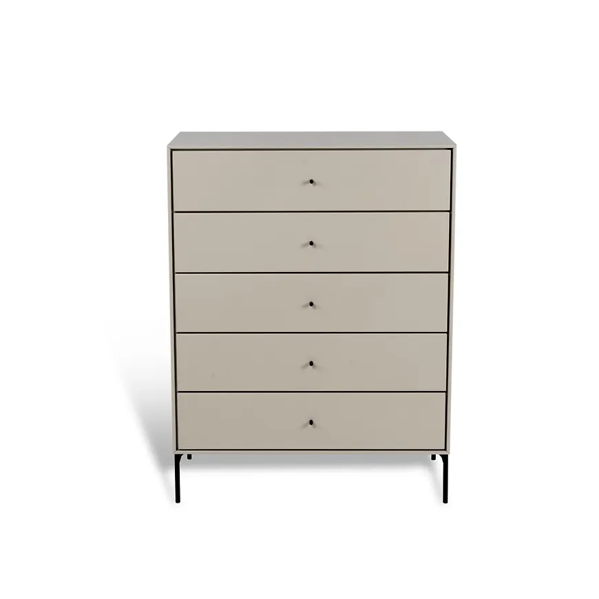 Snygg Byrå som passar bra vid många olika tillfällen.