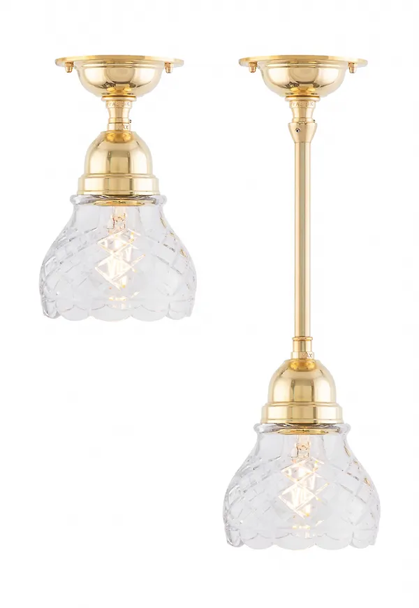 Riktigt fin Lampa som passar bra vid många olika tillfällen.