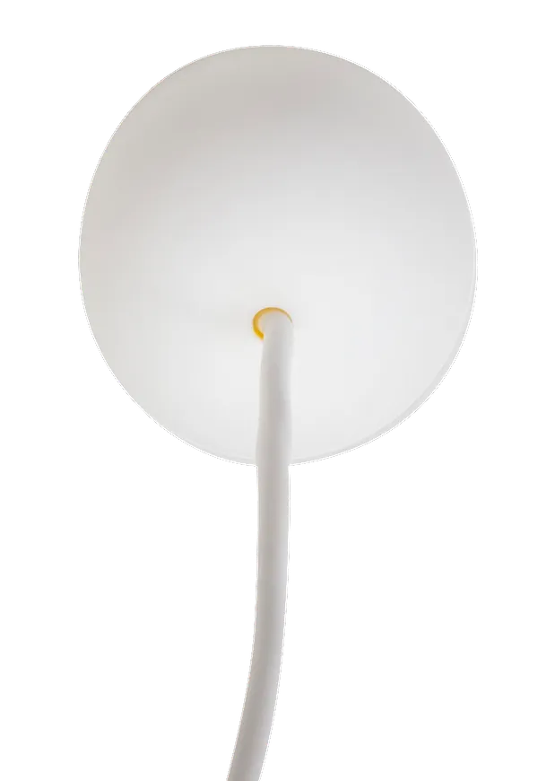 Vit CableCup-taklampa i fantastiskt snygg modell.