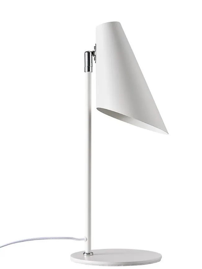 Snygg bordslampa 2025 från Dyberg Larsen.