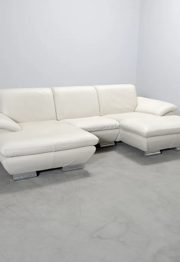 Jättesnygg lädersoffa 2025 från Calia Italia.