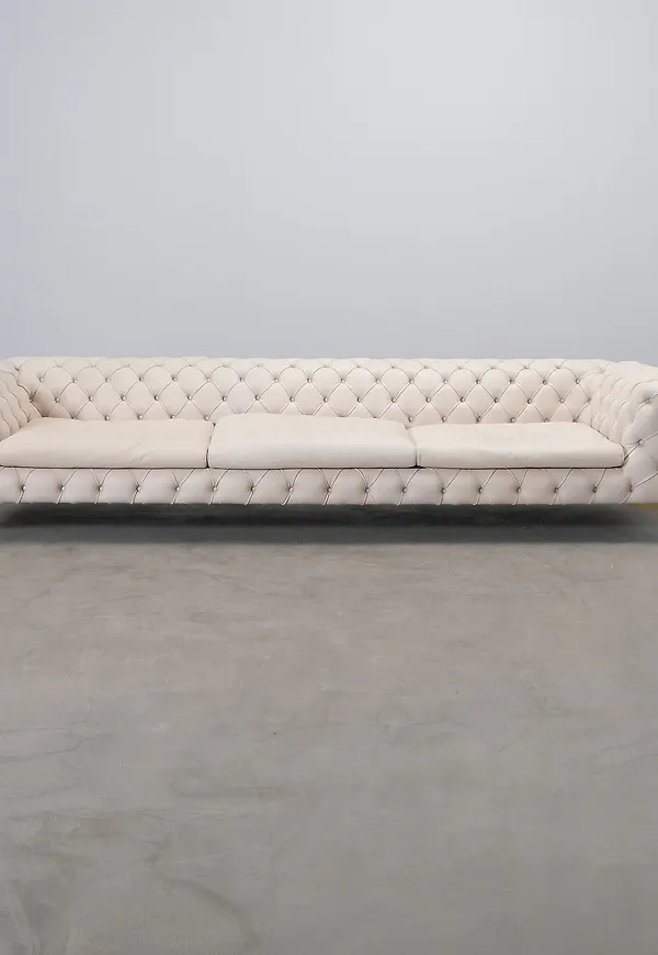 Härlig skinnsoffa 2024 från Calia Italia.