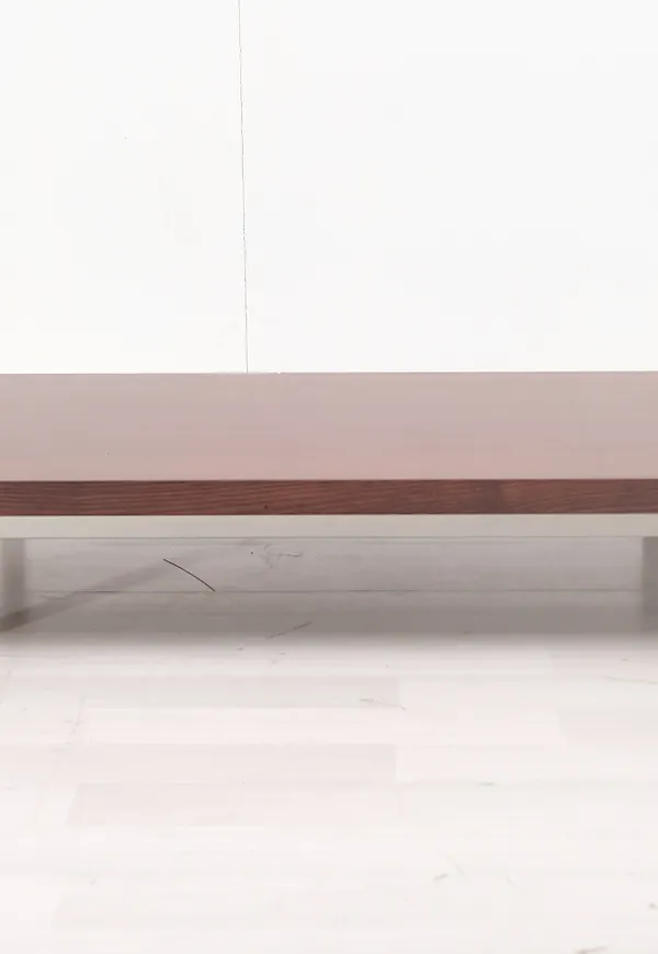 Mysig brun soffbord 2025 från Calligaris.