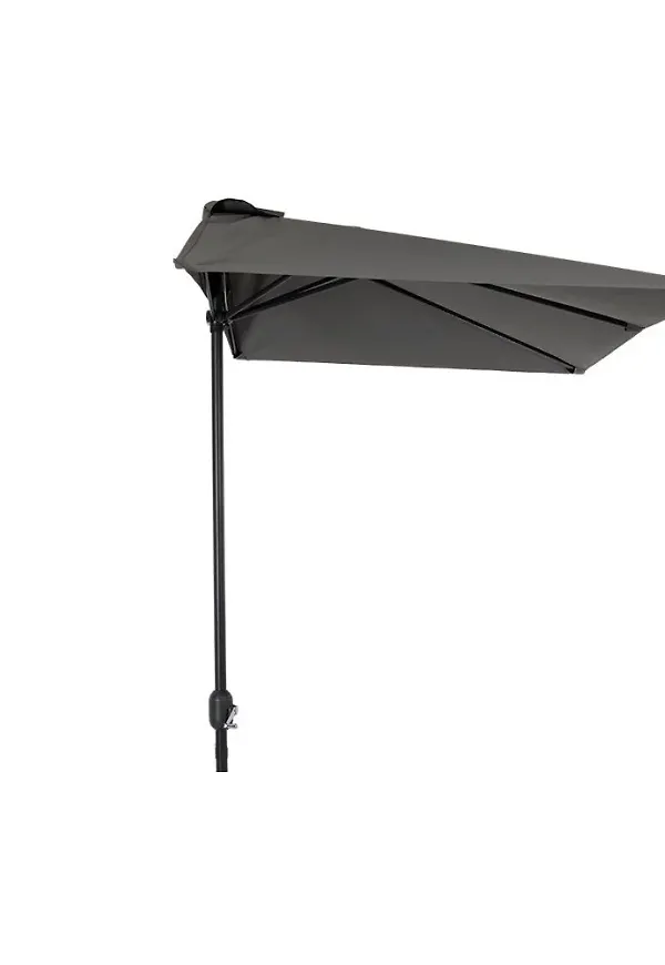 Grå Brafab-utemöbel i stilriktig modell.