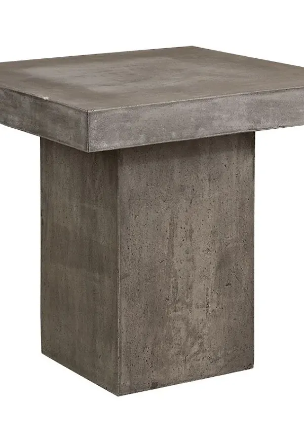 Snygg bord som passar bra vid många olika tillfällen.