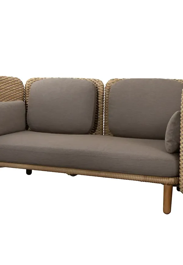 Snygg Soffa som passar bra vid många olika tillfällen.