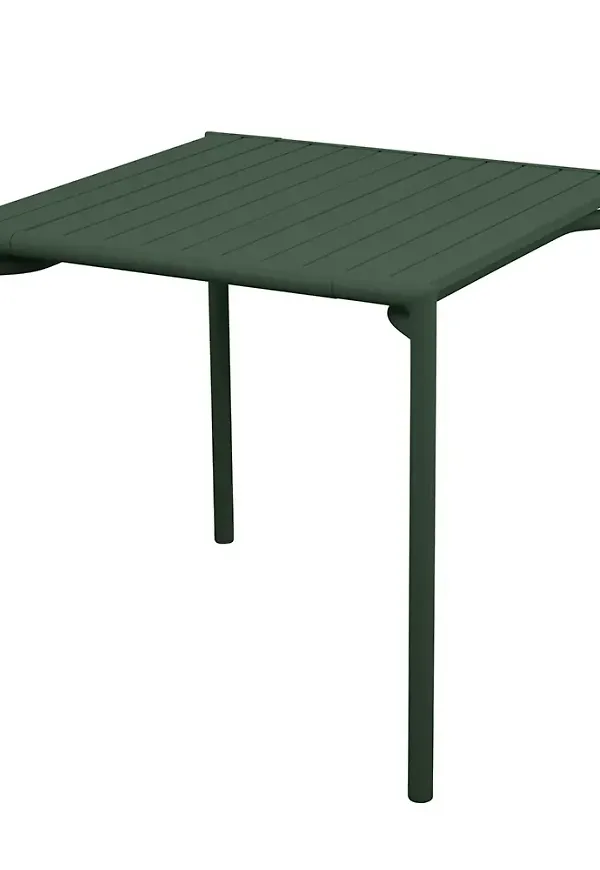 Smickrande bord som passar bra vid många olika tillfällen.