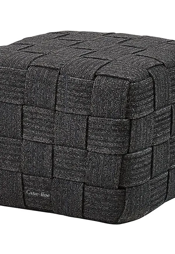 Modern fotpall i grått från Cane-Line.