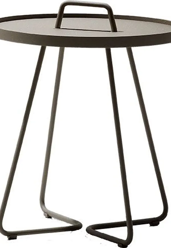 Jättesnygg sidobord 2024 från Cane-Line.