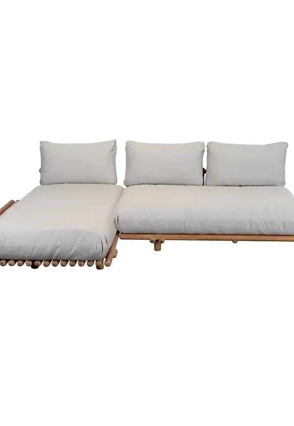 Supersnygg Soffa som passar bra vid många olika tillfällen.