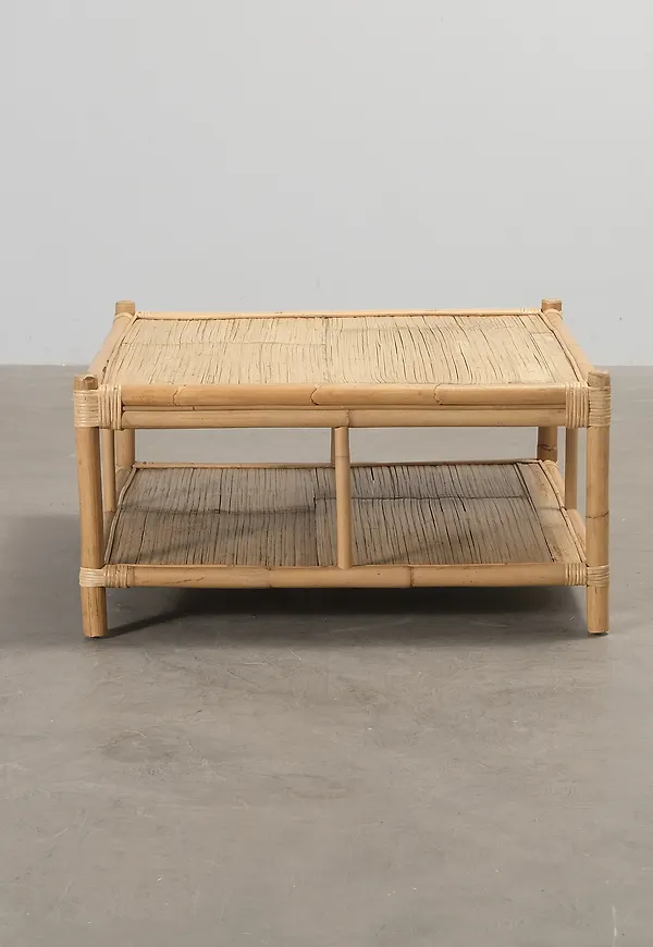 Smickrande bord som passar bra vid många olika tillfällen.