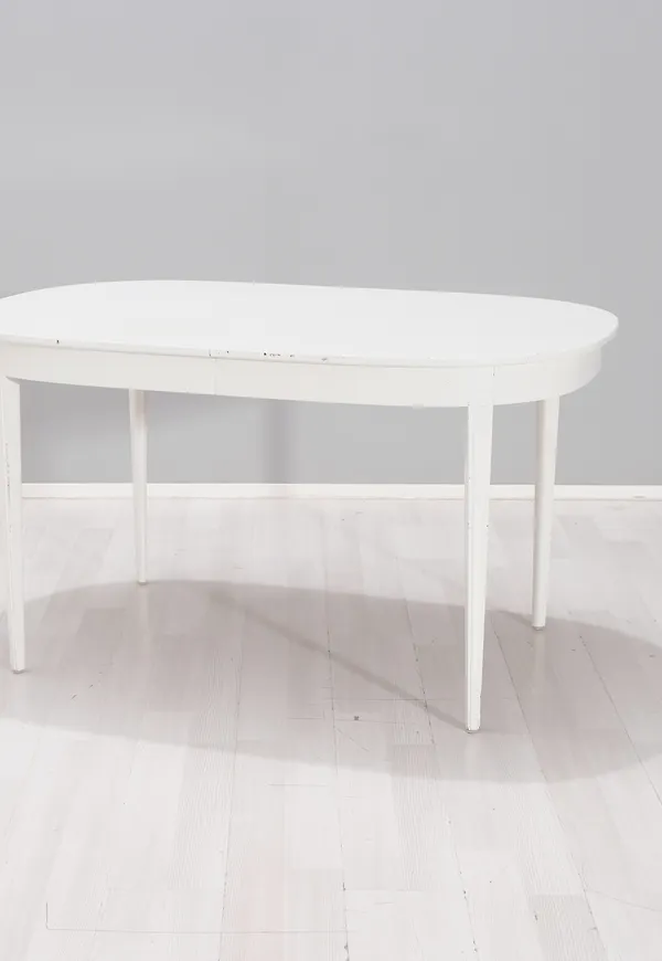 Fin vit matbord 2025 från No brand.