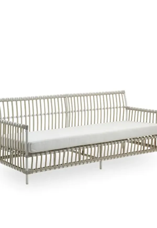 Supersnygg sika design möbel i vit färg gjord i aluminium.