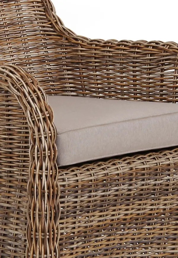 Stilren fåtölj 2026 från Brafab.