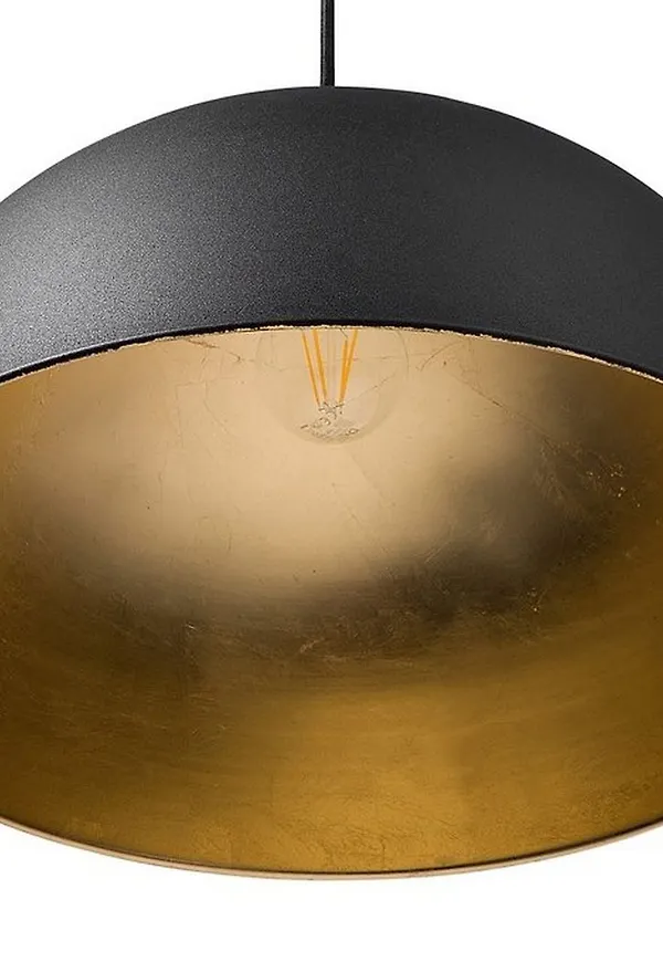 Riktigt trendig glödlampa i svart färg gjord i järn.