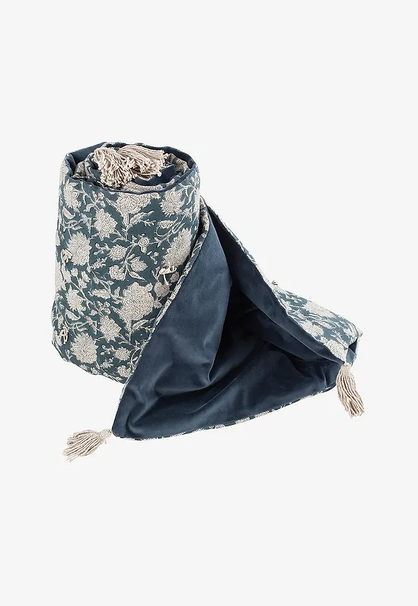 Ikonisk blå soffa 2025 från Chamois.