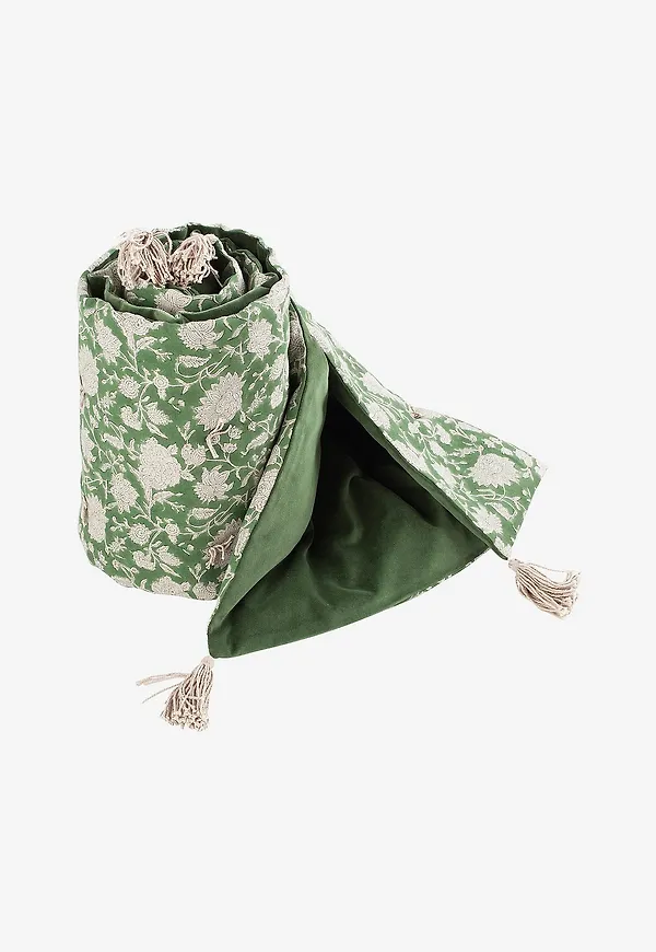 Grön Chamois-soffa i riktigt snygg modell.